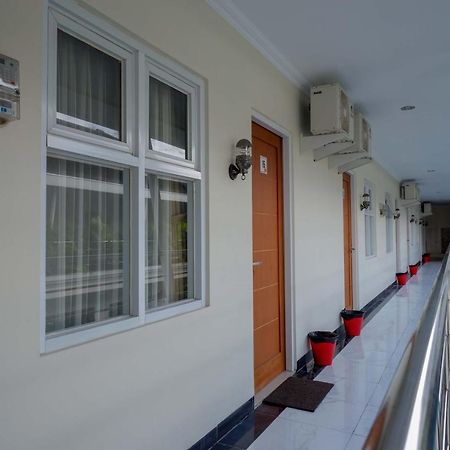 Urbanview Hotel Syariah Casa Azmya Yogyakarta By Reddoorz Kejayan Exterior photo